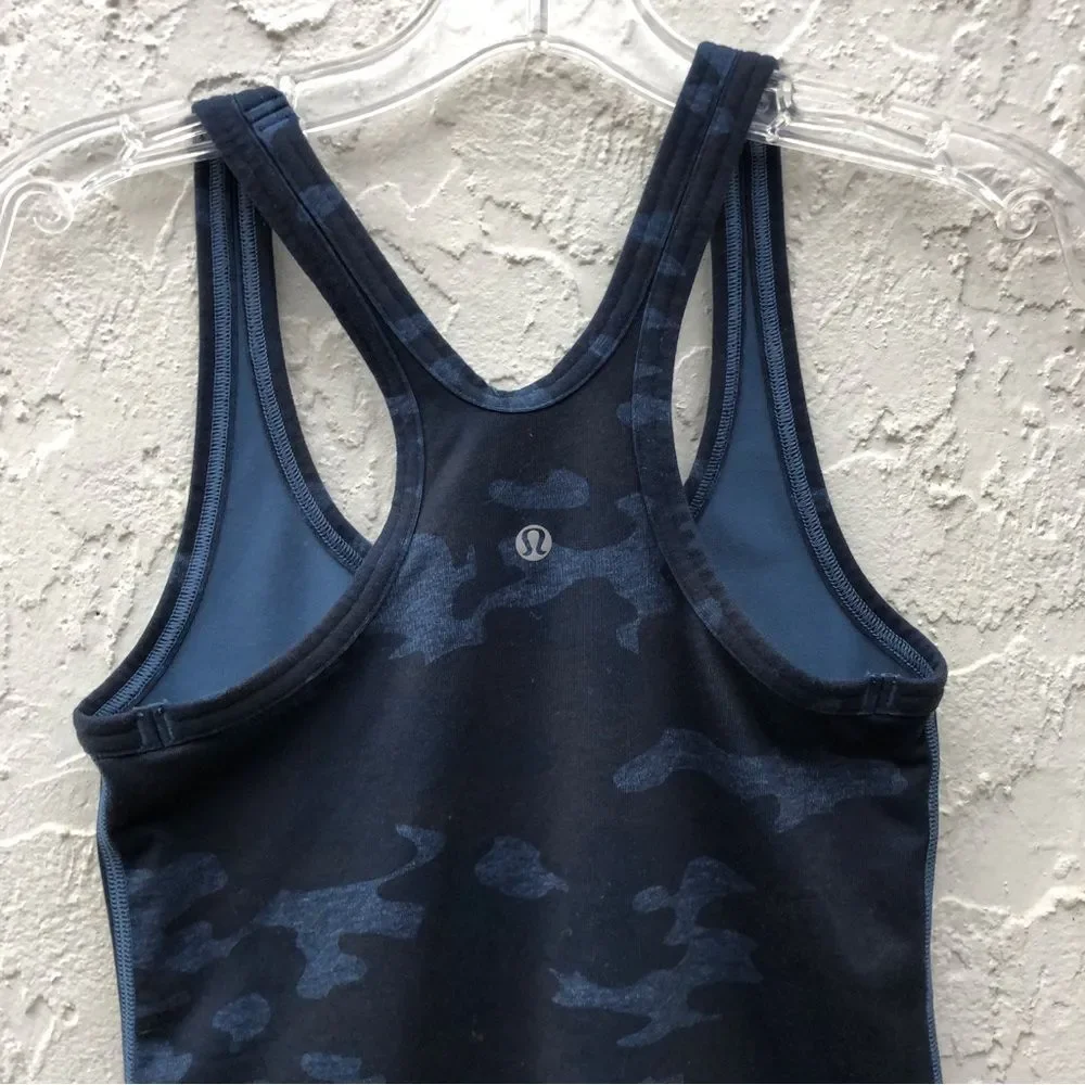 LULULEMON Blue Camo Racerback Tank Top Size 4 Athleisure Gym Loungewear_8